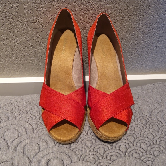Red satin wedge heels rope detail women's 6.5 - Picture 4 of 4